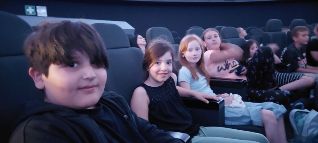 4ab: Riesenrad und Planetarium 4